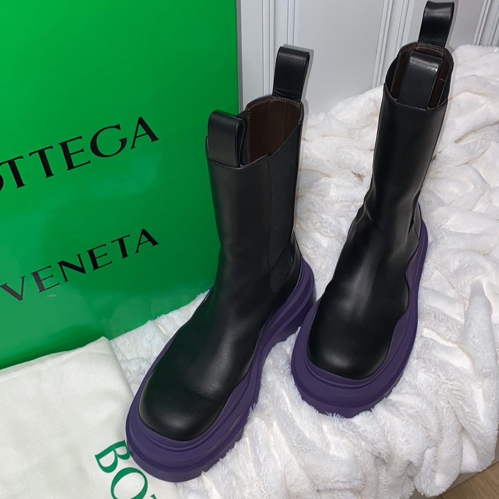 Bottega Veneta Purple Tire Leather Chelsea Boots - Picture 3 of 17